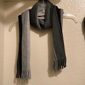 Gray to black wide striped scarf